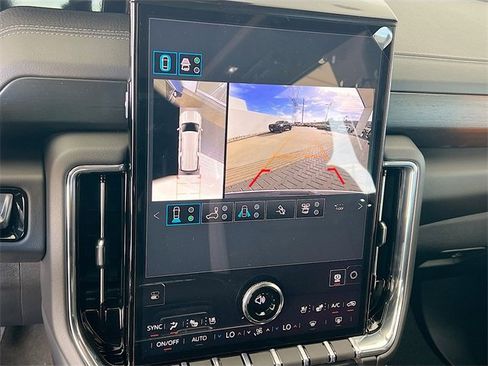 New 2026 GMC Yukon XL Denali w/ Denali Reserve Package image 9