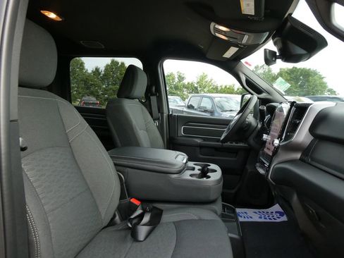 New 2026 RAM 2500 Big Horn AWD/4WD image 10