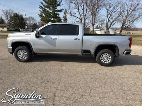 Used 2020 Chevrolet Silverado 2500 LTZ w/ LTZ Convenience Package image 7