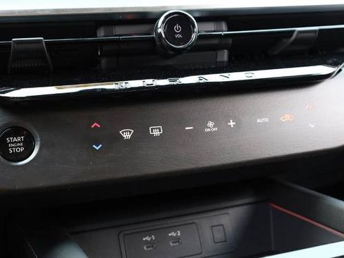Used 2025 Nissan Murano SL AWD/4WD image 17