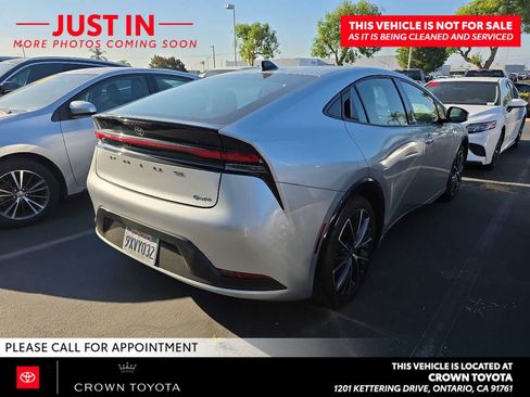 Used 2026 Toyota Prius XLE FWD image 2