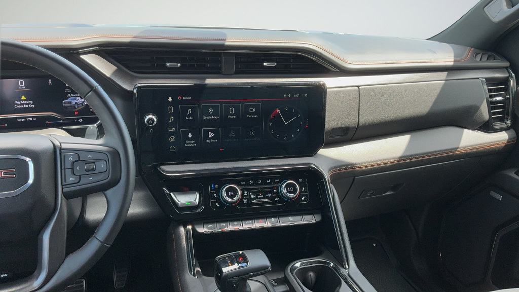 Used 2024 GMC Sierra 1500 AT4 w/ Technology Package AWD/4WD image 8