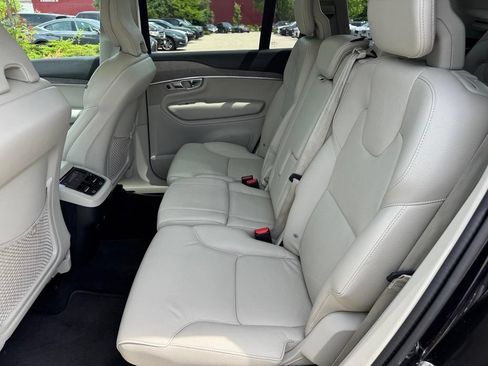 Certified 2023 Volvo XC90 B6 Plus AWD/4WD image 9