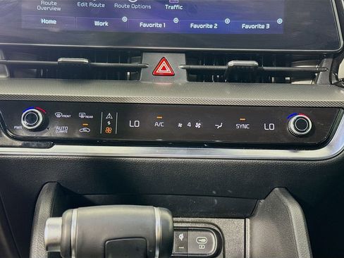 Used 2025 Kia Sportage SX image 16
