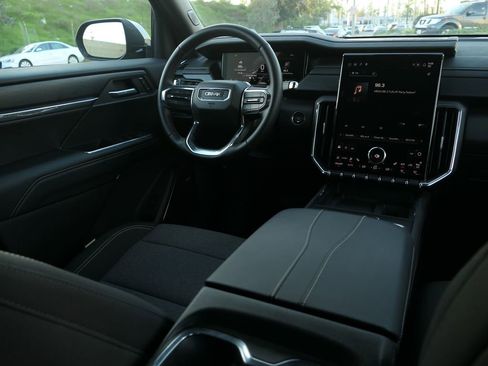 Used 2025 GMC Acadia Elevation image 24