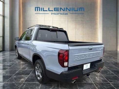Used 2025 Honda Ridgeline TrailSport image 3