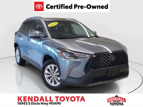 Certified 2024 Toyota Corolla Cross LE image 1
