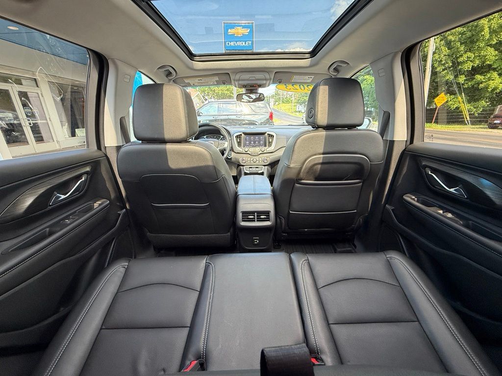Used 2023 GMC Terrain SLT w/ Elevation Edition AWD/4WD image 30