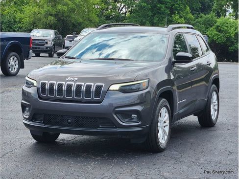 Used 2022 Jeep Cherokee Latitude Lux w/ Mopar Interior Package AWD/4WD image 16