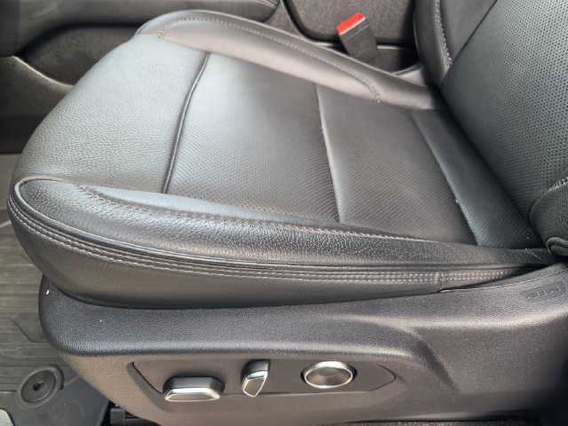 Used 2026 GMC Yukon Denali w/ LPO, Floor Liner Package AWD/4WD image 22