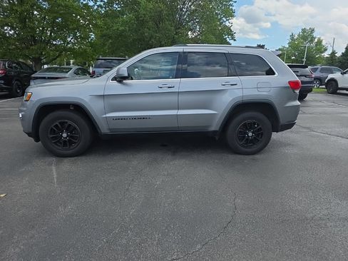 Used 2018 Jeep Grand Cherokee Laredo AWD/4WD image 5