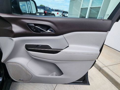 Used 2017 GMC Acadia SLT FWD image 15