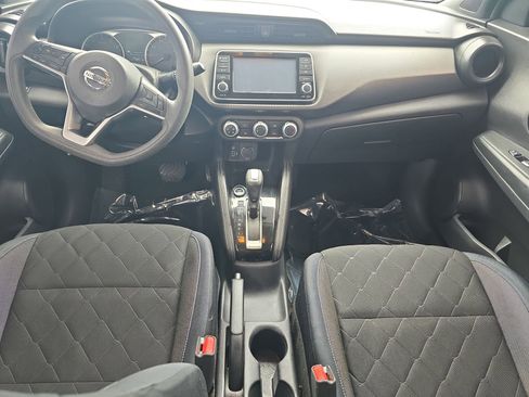 Used 2018 Nissan Kicks S FWD image 9