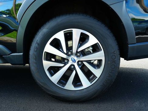Used 2025 Subaru Outback AWD/4WD image 11