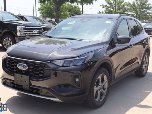 Used 2025 Ford Escape ST-Line Select AWD/4WD image 8