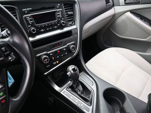 Used 2013 Kia Optima LX image 22