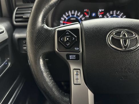 Used 2018 Toyota 4Runner SR5 image 21