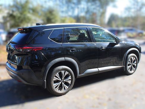 Used 2021 Nissan Rogue SV w/ Premium Package image 14