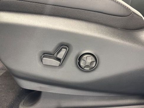 New 2026 Chrysler Pacifica Limited image 15