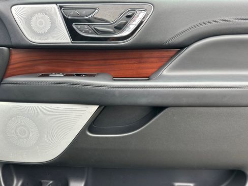 Used 2023 Lincoln Navigator Reserve image 22
