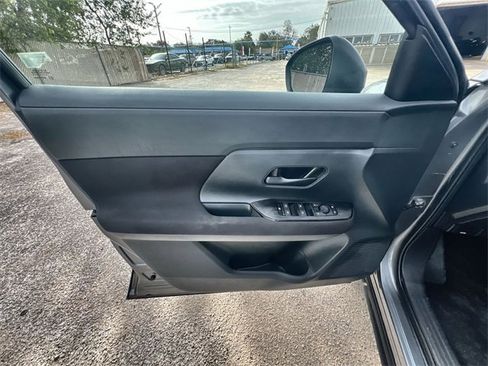 Used 2025 Nissan Kicks S image 21