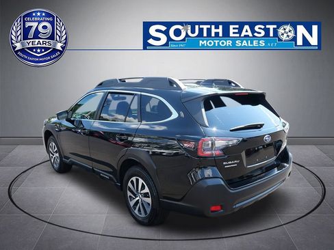 Used 2023 Subaru Outback Premium AWD/4WD image 5