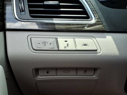 Used 2016 Hyundai Sonata Limited w/ Option Group 05 FWD image 24