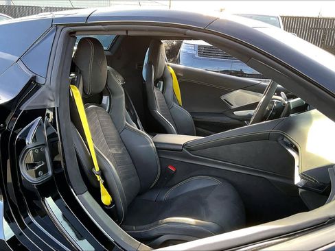 Used 2022 Chevrolet Corvette Stingray Premium Conv w/ Z51 Performance Package image 9