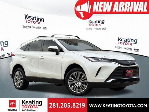 Used 2022 Toyota Venza XLE image 1