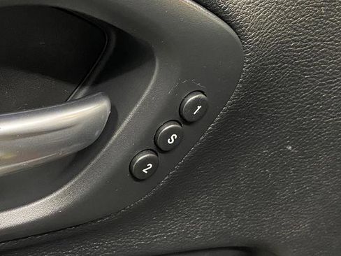 Used 2020 Jeep Cherokee Limited image 27