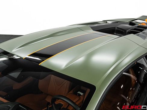 Used 2025 Lamborghini Revuelto AWD/4WD image 16