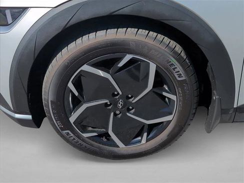 Certified 2024 Hyundai Ioniq 5 SEL image 24