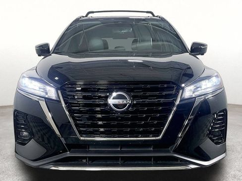 Used 2024 Nissan Kicks SR w/ SR Premium Package FWD image 4