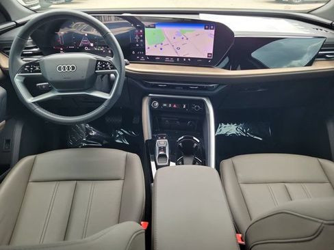 Certified 2025 Audi Q5 Premium w/ Convenience Package AWD/4WD image 2