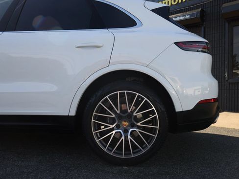 Used 2019 Porsche Cayenne AWD/4WD image 11