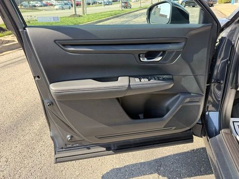 Used 2025 Honda CR-V Sport image 13