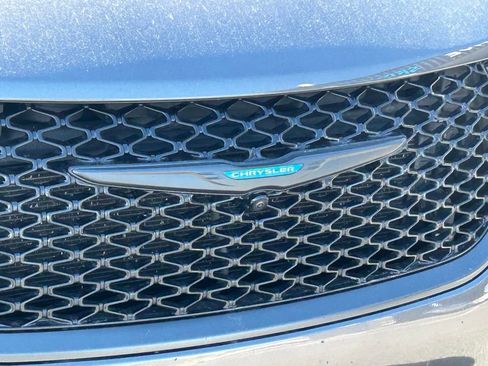 Used 2021 Chrysler Pacifica Touring-L w/ S Appearance Package image 10