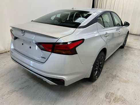New 2025 Nissan Altima 2.5 SV image 11