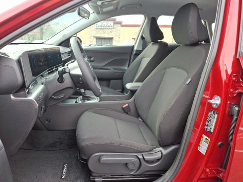 New 2026 Hyundai Kona SE image 6