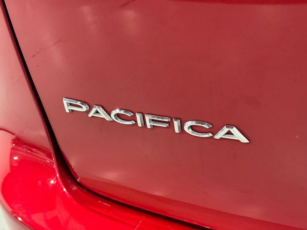 Used 2025 Chrysler Pacifica Select FWD image 31