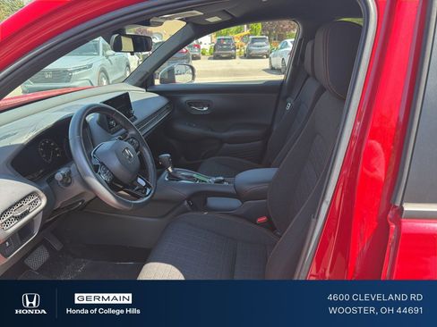 Used 2025 Honda HR-V Sport image 14