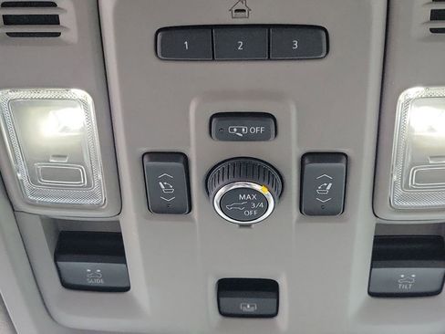 Certified 2022 Cadillac Escalade Premium Luxury Platinum image 39