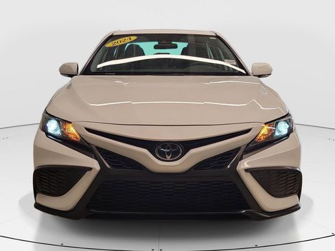 Used 2024 Toyota Camry SE image 2