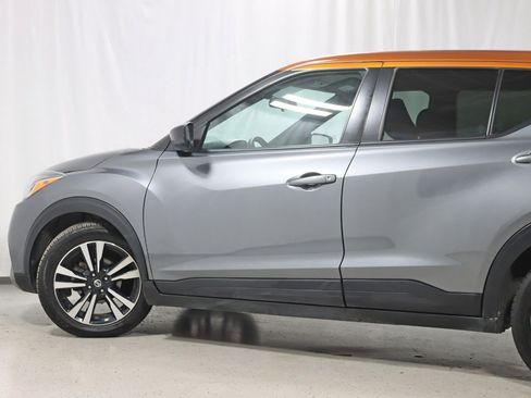 Used 2018 Nissan Kicks SV image 11