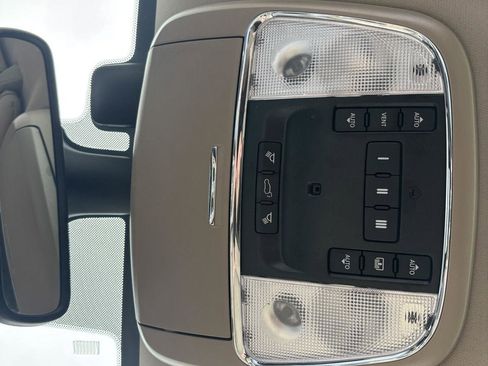 Used 2020 Jeep Grand Cherokee Overland image 27