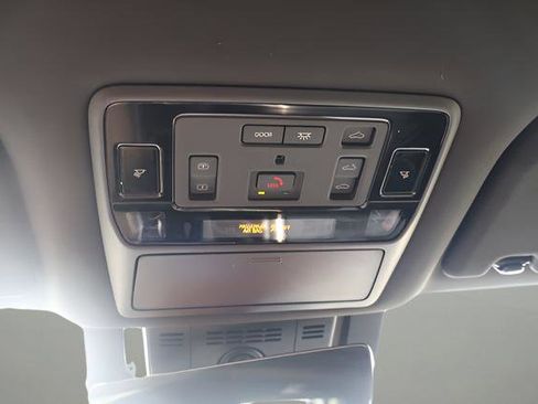 Used 2025 Toyota Grand Highlander AWD Hybrid image 11
