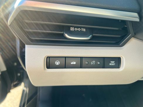 Used 2019 Nissan Altima 2.5 SV FWD image 12
