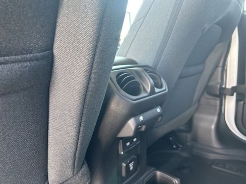 New 2025 Jeep Gladiator Willys image 26