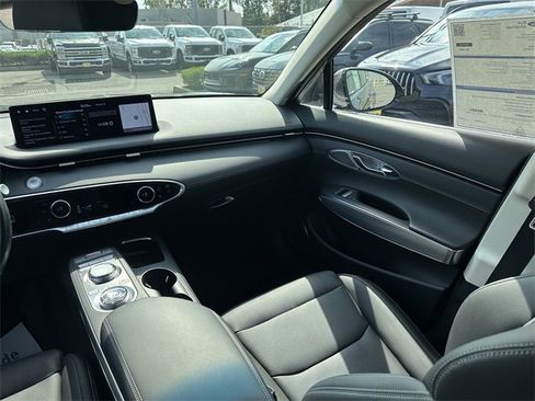 Used 2022 Genesis GV70 2.5T w/ Select Package image 17