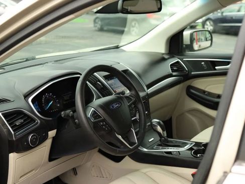Used 2018 Ford Edge Titanium w/ Ford Safe & Smart Package AWD/4WD image 30